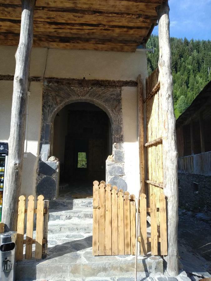 Bed and Breakfast Raul Lushnu Darbaz Mestia Exterior foto